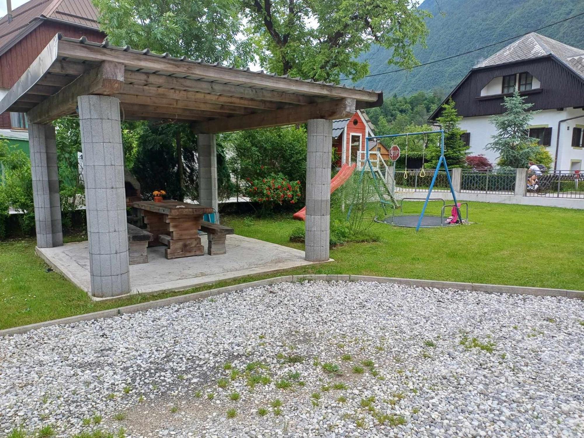Apartmaji Slatenik Бовец Экстерьер фото